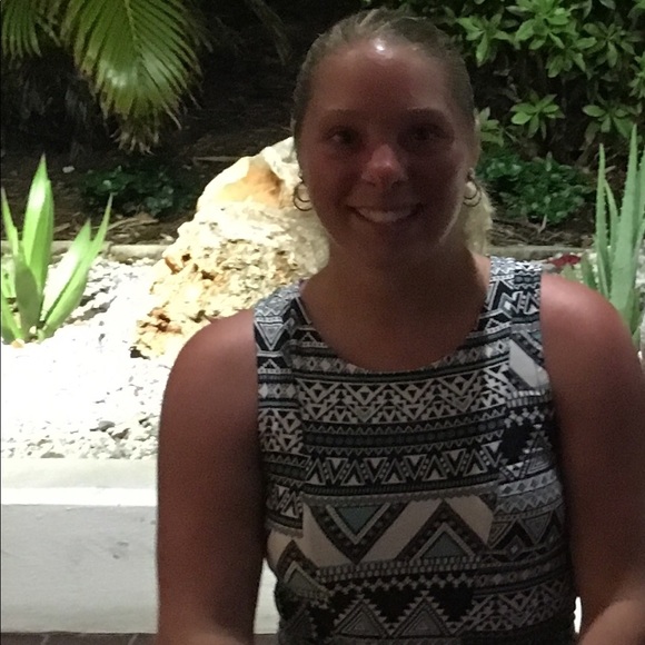 Meet your Posher, Danielle - Picture 1 of 1